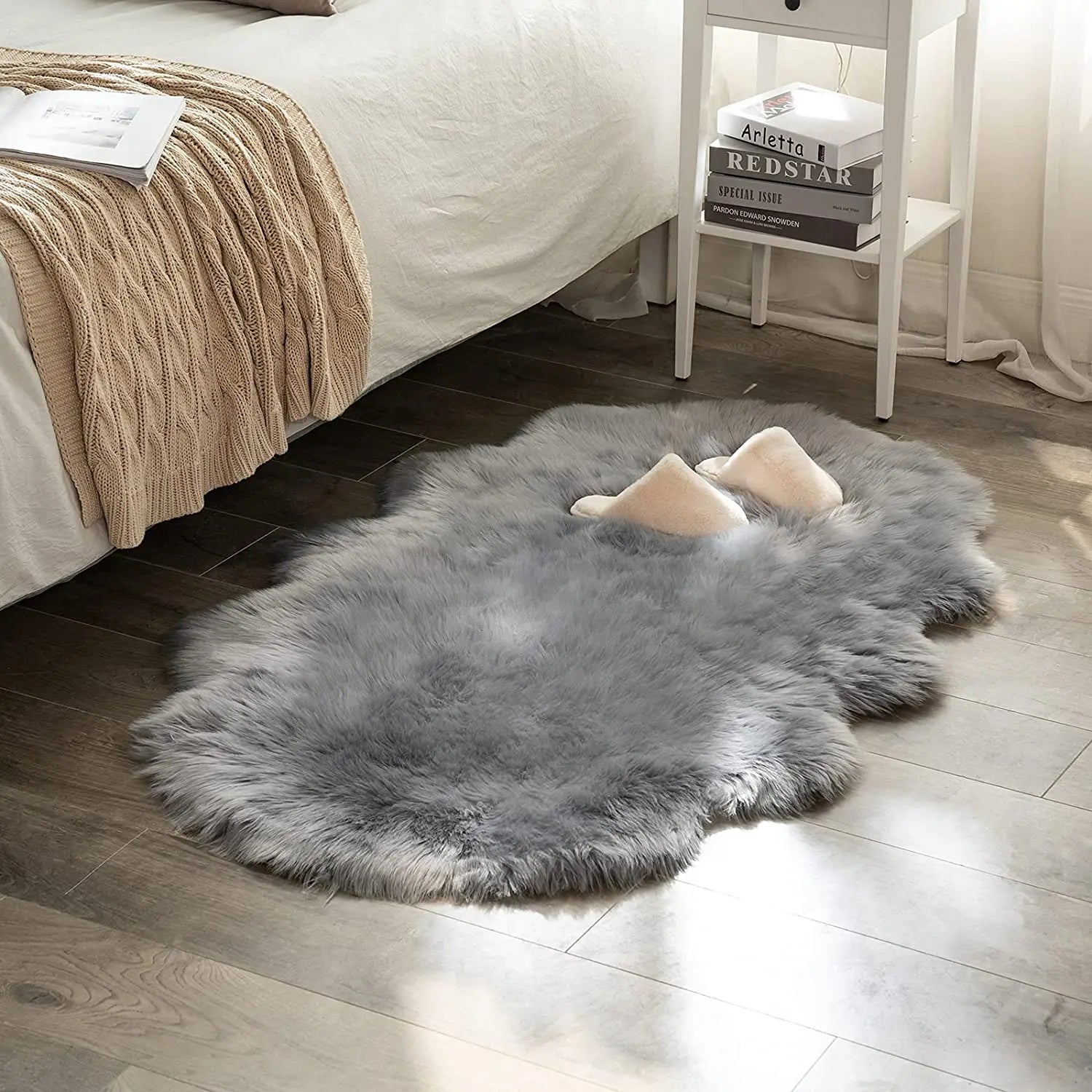 Soft Sheepskin Bedroom Carpet - The Livix
